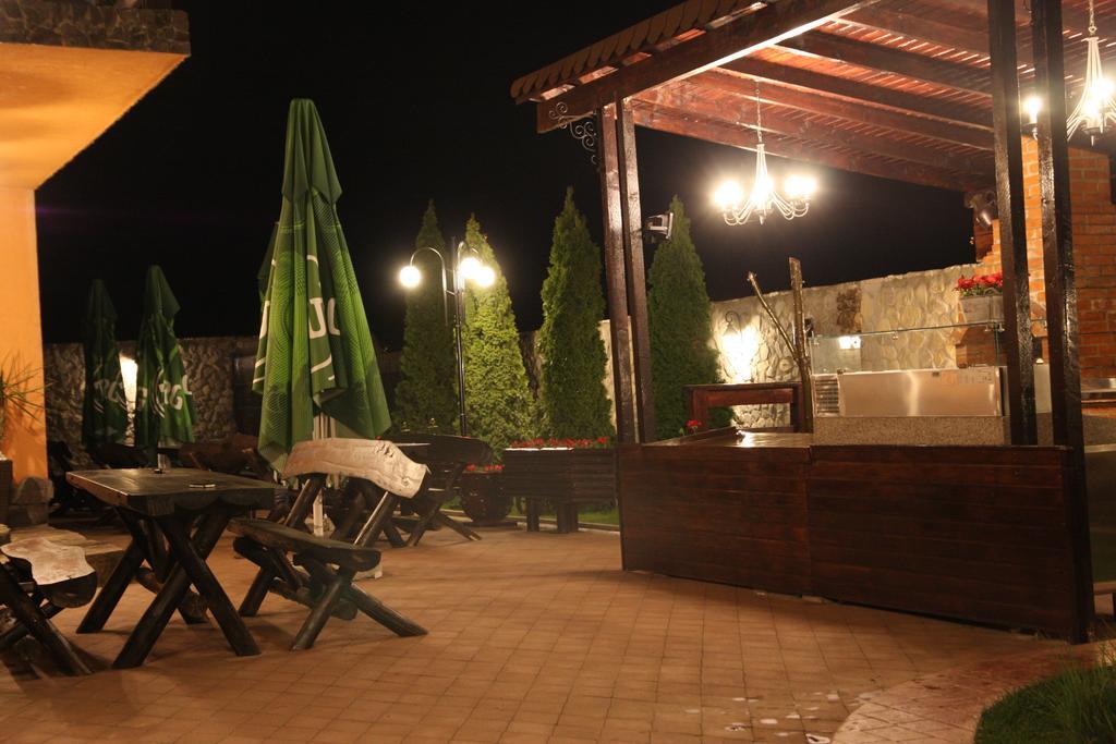 Rixo'S Guesthouse Cîrcea Eksteriør bilde