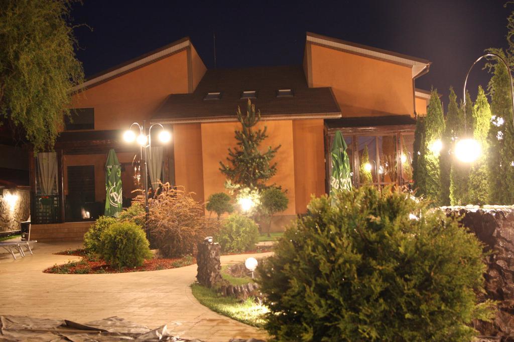 Rixo'S Guesthouse Cîrcea Eksteriør bilde