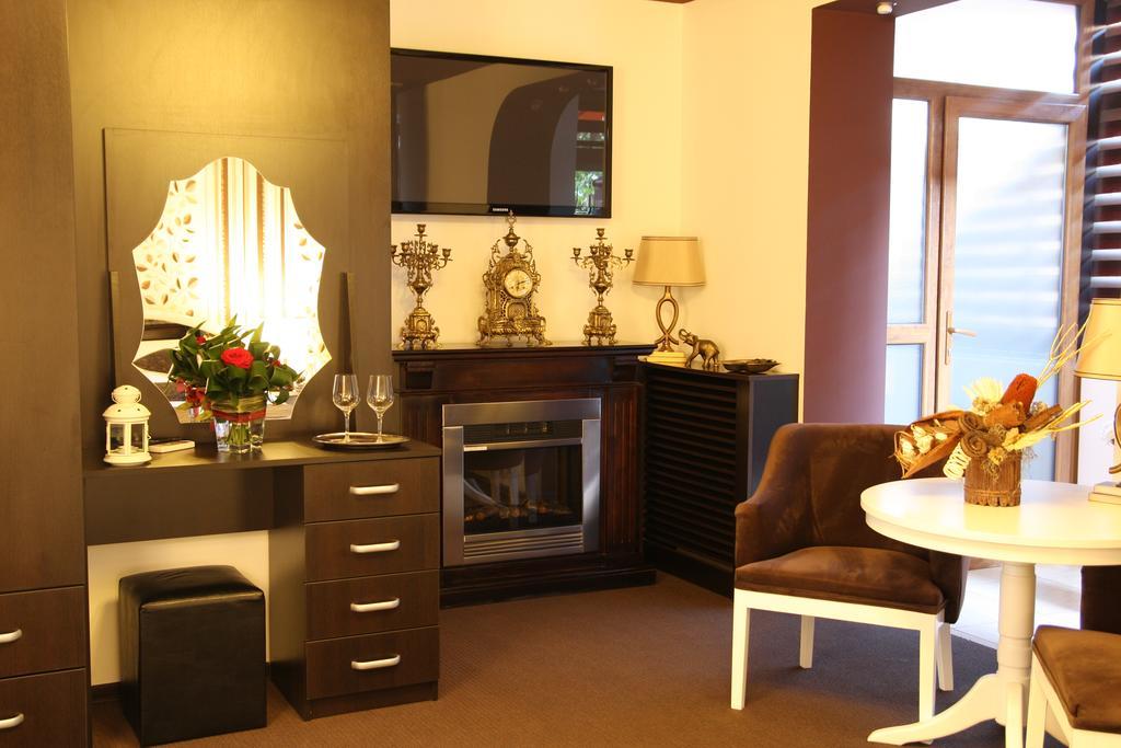 Rixo'S Guesthouse Cîrcea Eksteriør bilde